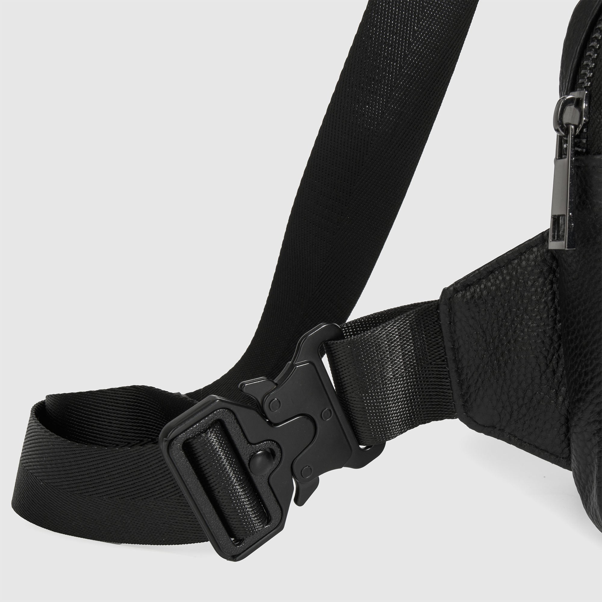 Jemes & Eva – Black Urban Sling Bag