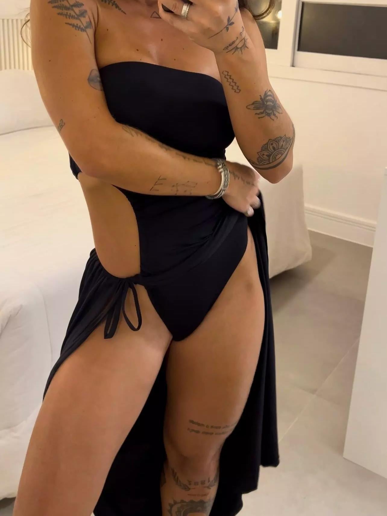 James & Eva – Side-Tie Glam Slit Dress