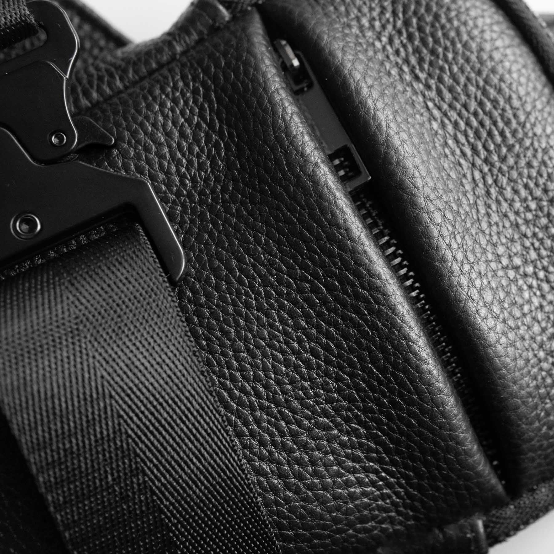 Jemes & Eva – Black Urban Sling Bag